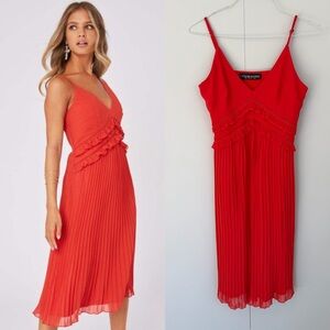 LITTLE MISTRESS Chiffon Pleated Dress in Red